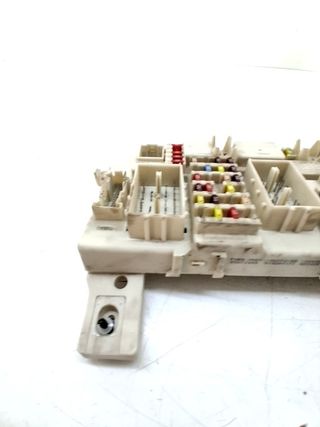 CAJA RELES / FUSIBLES FORD FOCUS BERLINA (CAP)