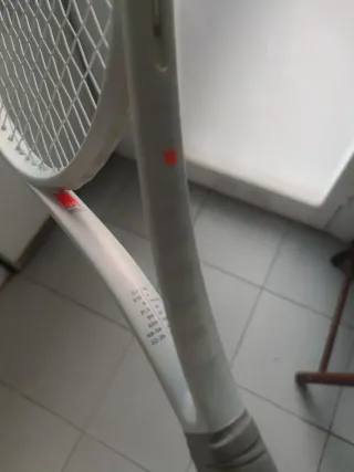 Raqueta Wilson Shift 99 V1 Grip 2