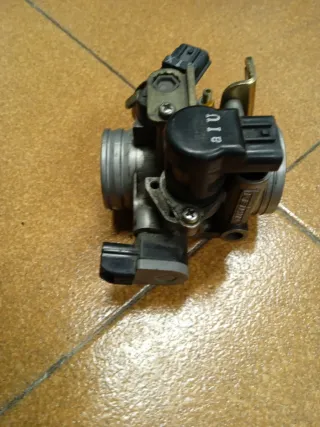 Kymco súper 300 cuerpo mariposa