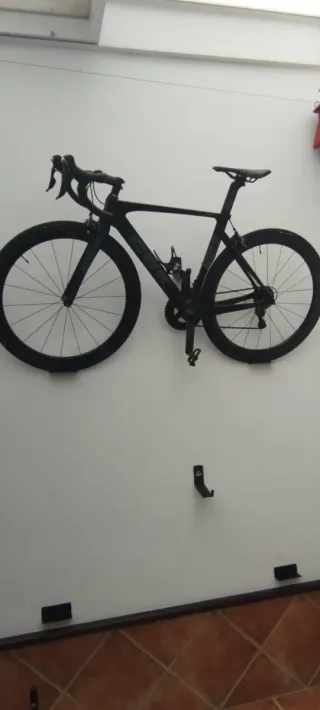 Bicicleta de carretera carbono CBK.