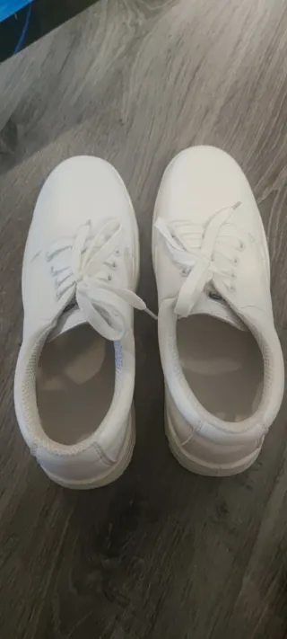 Zapatos blancos punta acero 43 NUEVOS