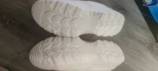 Zapatos blancos punta acero 43 NUEVOS