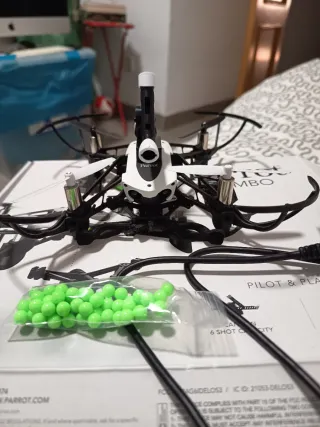 Dron Parrot Mambo Blanco y Negro