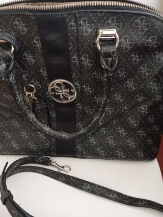 Borsa Guess bauletto grigia monogram