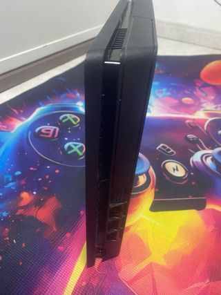 PS4 (PlayStation 4) Negra + 2 Juegos