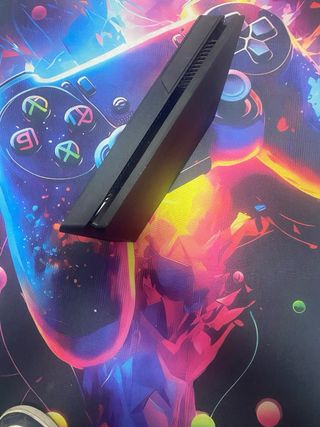 PS4 (PlayStation 4) Negra + 2 Juegos