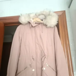 Parka Chaquetón Rosa con Capucha y Cremalleras