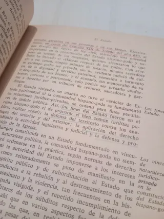 Curso de historia de las instituciones españolas