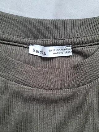 Top manga larga con tachas