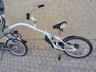 Bicicleta tándem con remolque