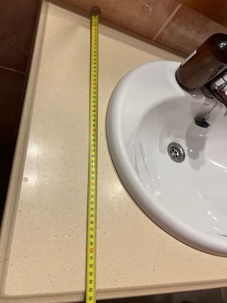 Mueble de baño madera con lavabo