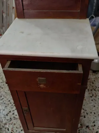 Mueble antiguo madera y mármol