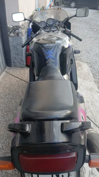 Suzuki GSXR 750