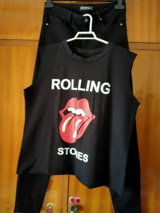 Conjunto de camiseta y pantalón negro