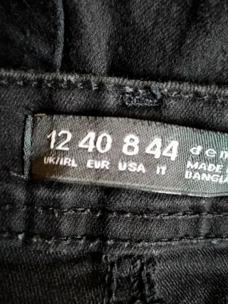 Conjunto de camiseta y pantalón negro