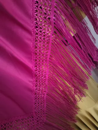 Vestido Sevillanas color amarillo mostaza.