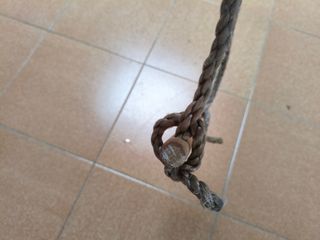 Escalera de cuerda y columpio infantil