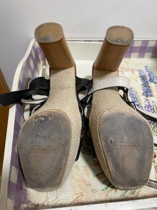 Sandalias Bimba y Lola Negras y Marrones