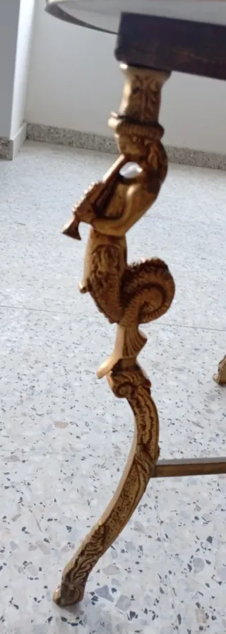 Tavolo da centro dorato e in marmo