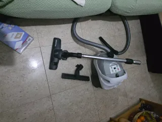 Aspiradora Nilfisk One Gris