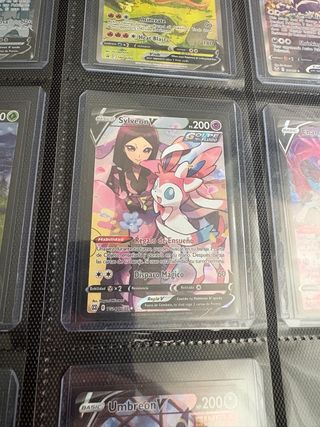 Carta Pokémon Sylveon V - Golpe Fluido