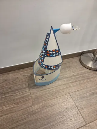 Lámpara de pie y lámpara juvenil de techo