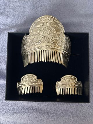 Juego de 3 Peinetas Plateadas de niña 7 a 14 años