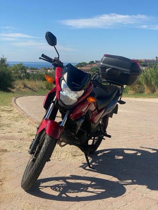 Honda CB 125cc Naked Roja Moto Nueva