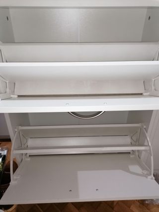 Zapatero blanco de madera nuevo