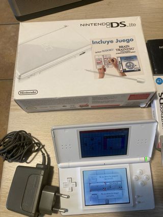 Nintendo DS Lite con juegos