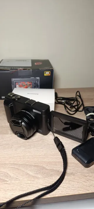 Cámara Digital WiFi 4K 64MP Pantalla Abatible