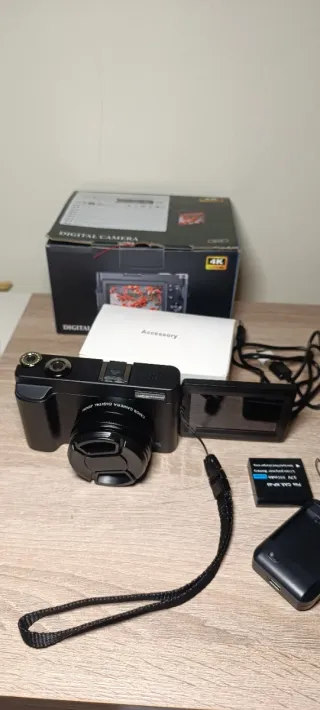 Cámara Digital WiFi 4K 64MP Pantalla Abatible