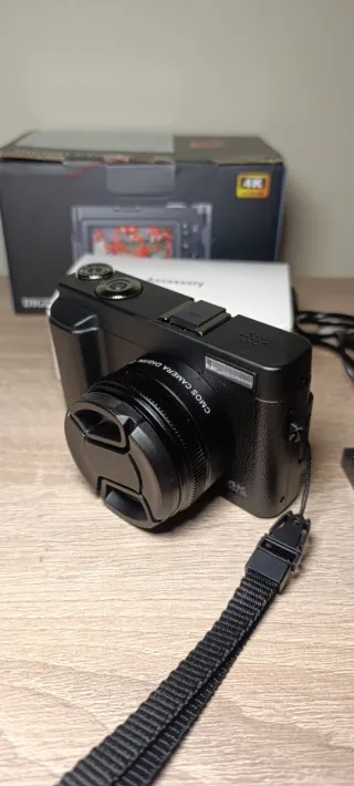 Cámara Digital WiFi 4K 64MP Pantalla Abatible