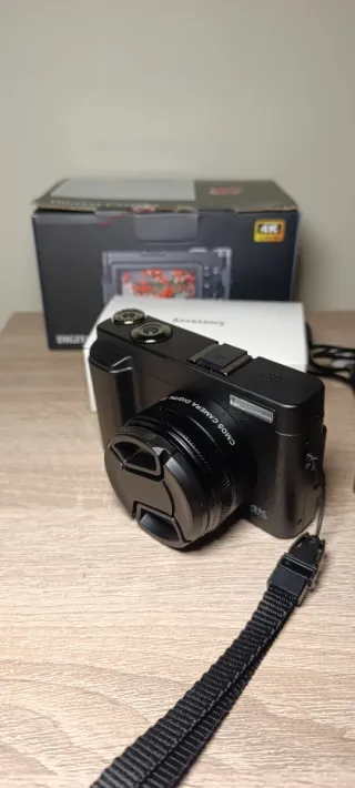 Cámara Digital WiFi 4K 64MP Pantalla Abatible