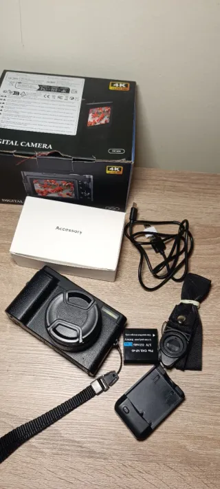 Cámara Digital WiFi 4K 64MP Pantalla Abatible