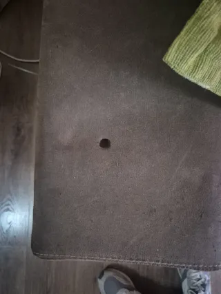 Sofá chaise longue marrón y verde