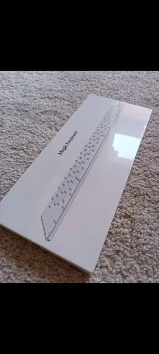 Teclado Apple Magic Keyboard sin abrir
