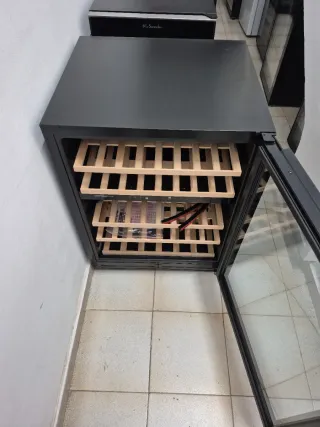 Vinoteca Avintage AVU51D8 integrable