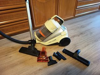 Aspirador de mano con cable