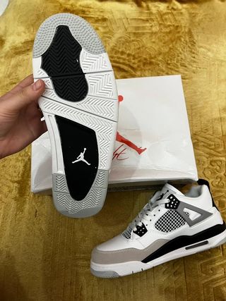 Jordan 4 Talla 43 Gris Blanco