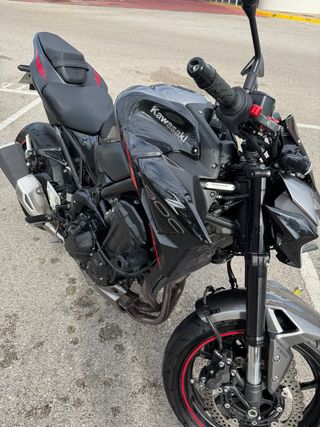 Kawasaki Z900 A2 Negra y Roja