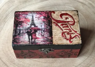 Caja de madera decorada París