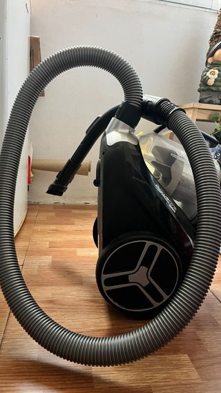 Aspiradora Rowenta con manguera