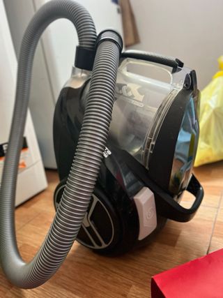Aspiradora Rowenta con manguera