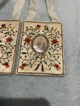 Escapulario bordado antiguo siglo XIX