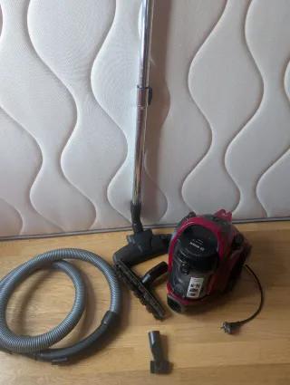 Aspiradora Bosch Serie 2 Parquet Roja