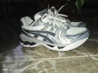 Zapatillas Asics Kayano 14 Plata/Blanco