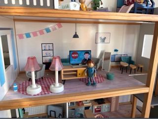 Casa de muñecas con accesorios