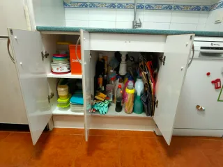 Muebles de cocina madera y plástico