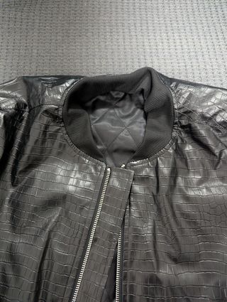 Chaqueta Cocodrilo Sintética Negra